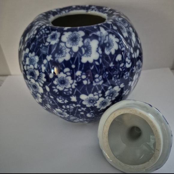 Vintage Jar With Top Made In China - Picture 4 of 6